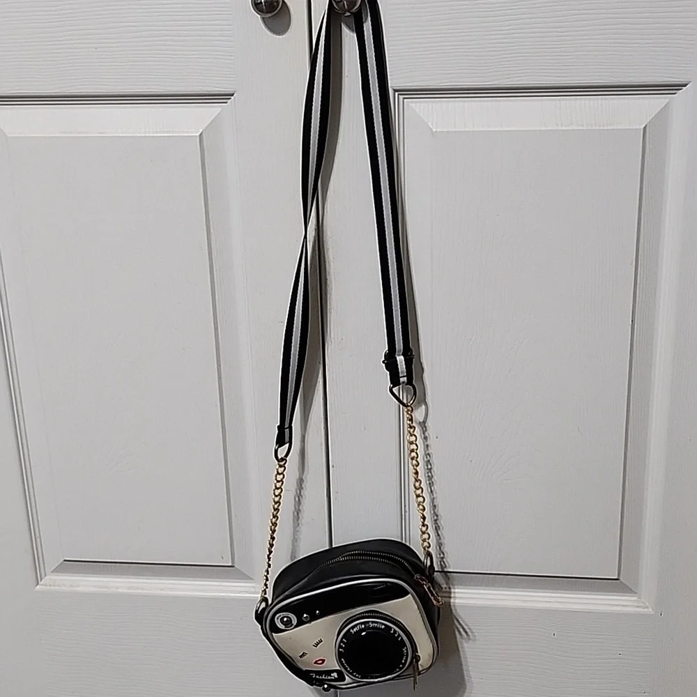 Purse - Picture 2 of 4